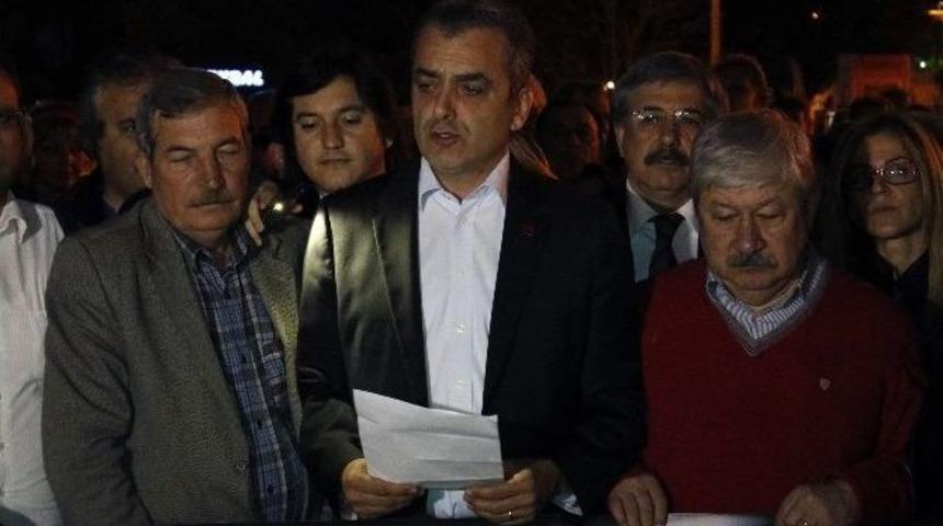 Chp Antalya İl &Ouml;rg&uuml;t&uuml;, Ankara&rsquo;daki Ter&ouml;r Saldırısını Protesto Etti