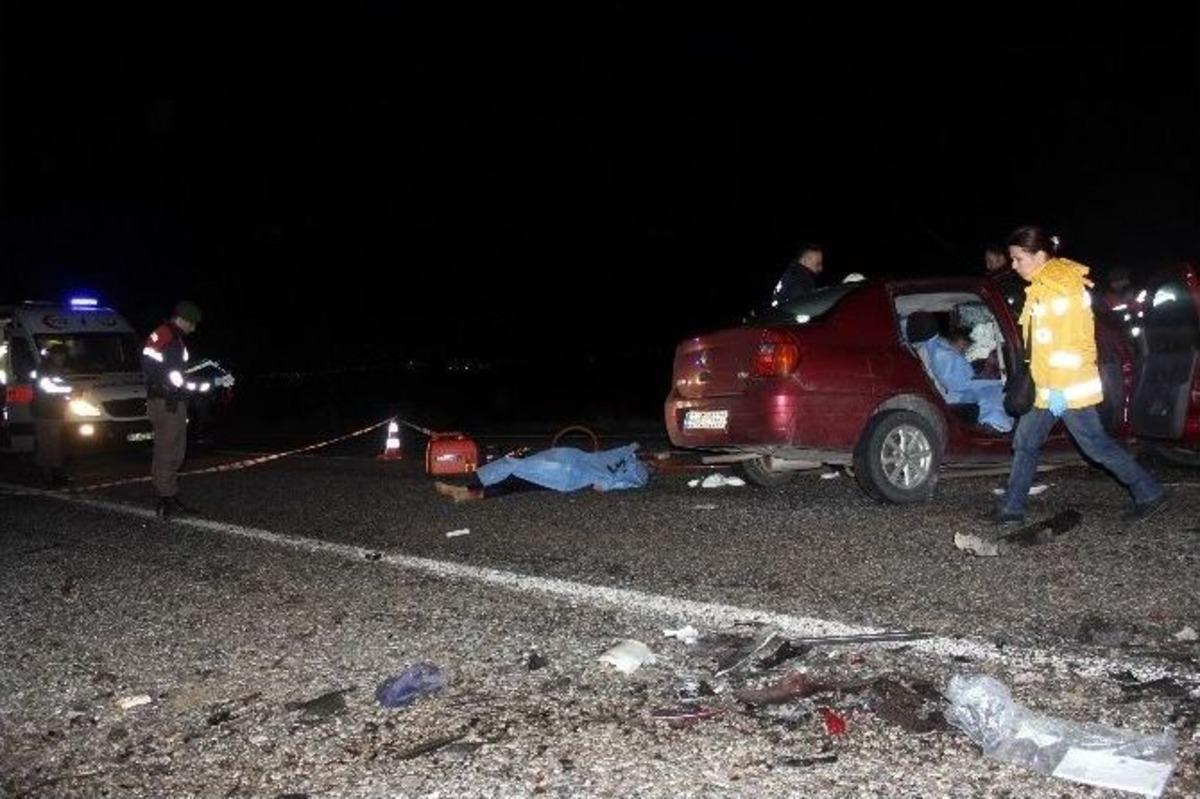 Salihli&rsquo;de Katliam Gibi Kaza:3 &Ouml;l&uuml; 7 Yaralı