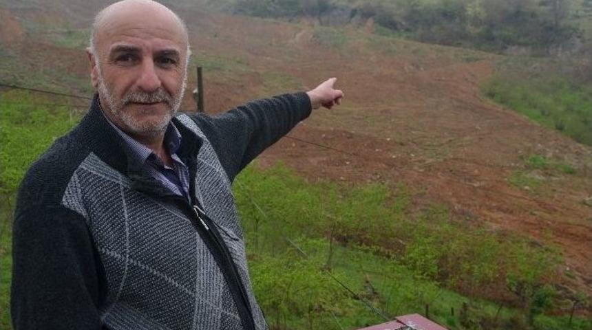 Toprak Kayması Bir Mahalleyi Tehdit Ediyor