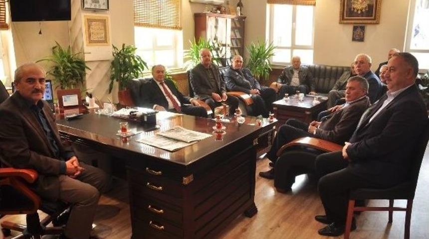 T&uuml;rkiye Yol Yapı İnşaat Sendikası Tosya Belediyesini Ziyaret Etti.