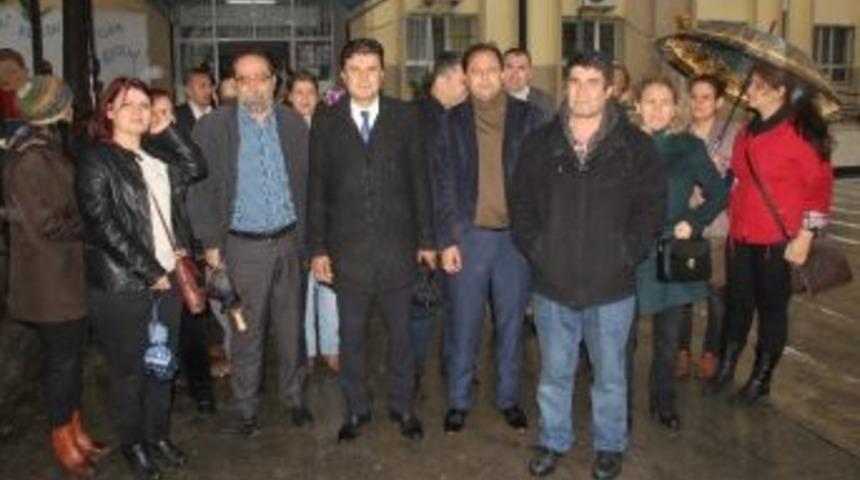 6 &Ouml;ğretmenin G&ouml;rev Yeri Değişikliğine Tepki