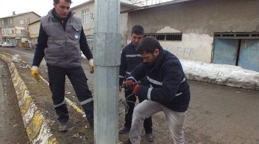 Malazgirt&rsquo;te Sokak Lambaları Yenileniyor