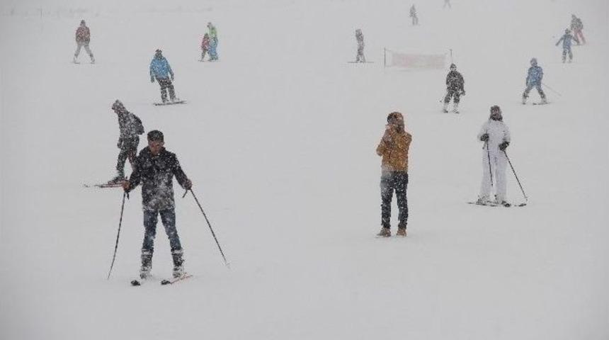 Erciyes’te Kayak Sezonu Uzadı