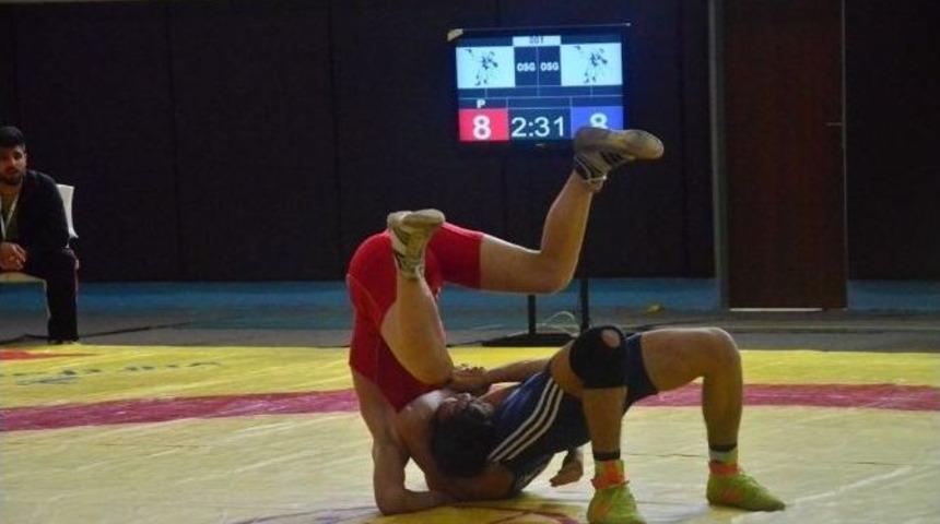 Yıldızlar Grup Grekoromen G&uuml;reş M&uuml;sabakası