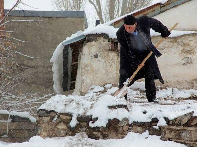 Erzurum&rsquo;da Mart Kapıdan Baktırdı 1