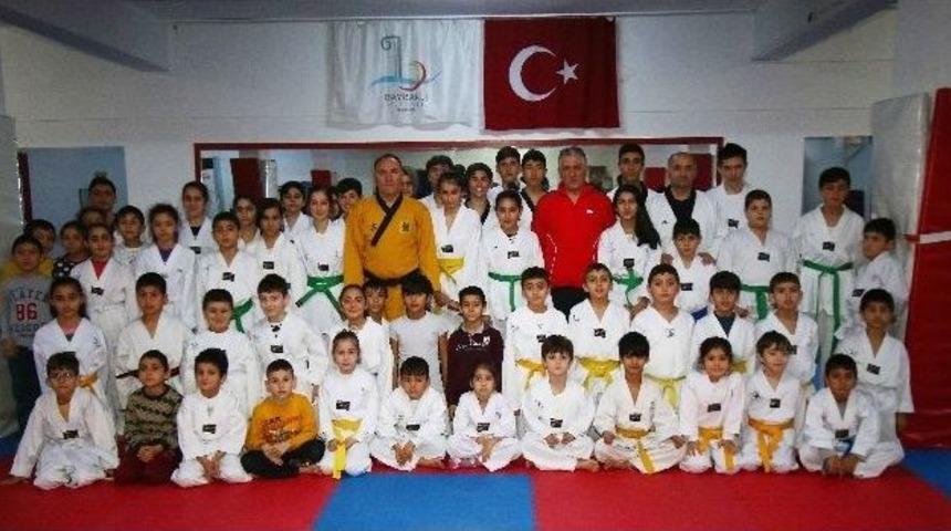 Taekwondocular Kuşaklarına Kavuştu