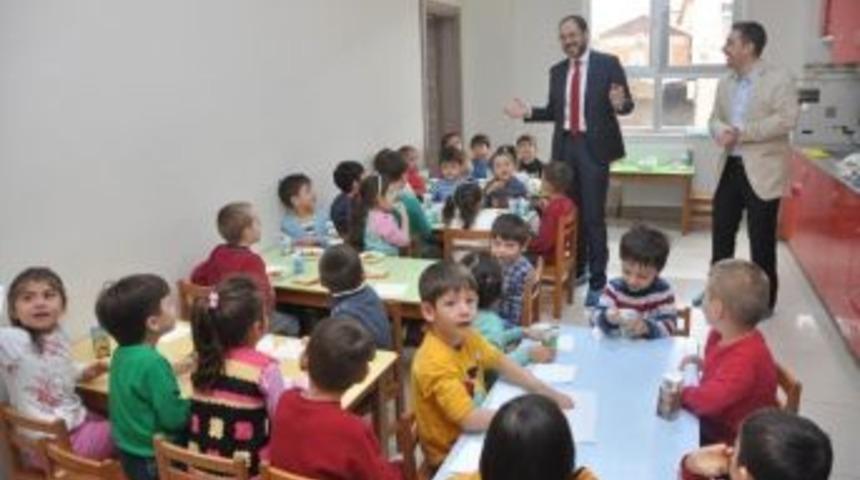 Başkan Ayaz Vali İhsan Dede Okulunu Ziyaret Etti