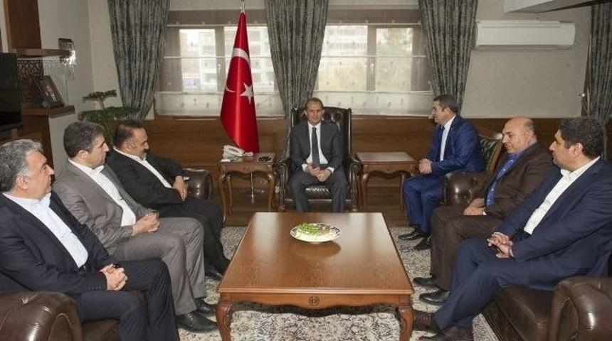 İran&rsquo;ın Heyeti, Vali Taşyapan&rsquo;ı Makamında Ziyaret Etti