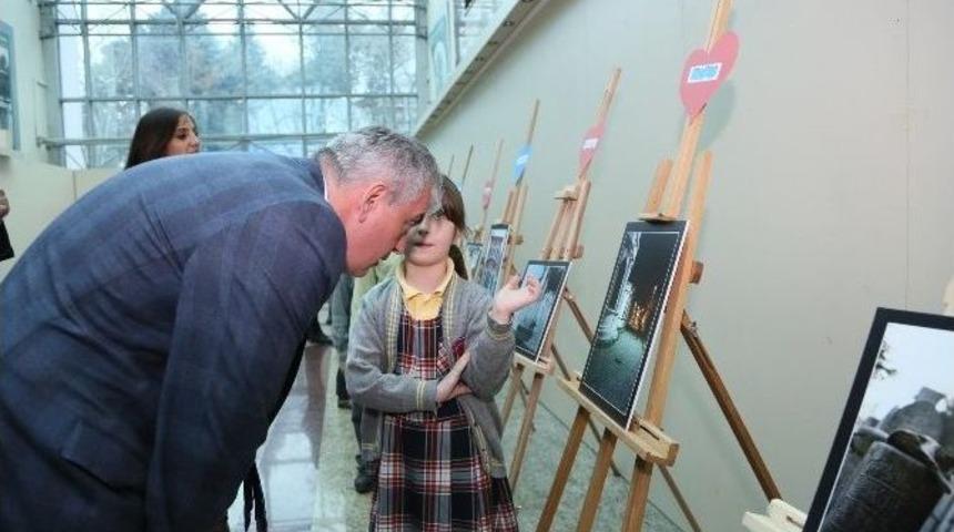 Başkan Aydın, &ldquo;benim G&ouml;z&uuml;mden Ey&uuml;p&rdquo; Sergisini Gezdi