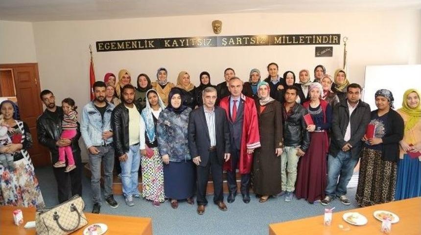 Başkan Yılmazer Resmi Nikahsız Olan &Ccedil;iftlerin Nikahlarını Kıydı