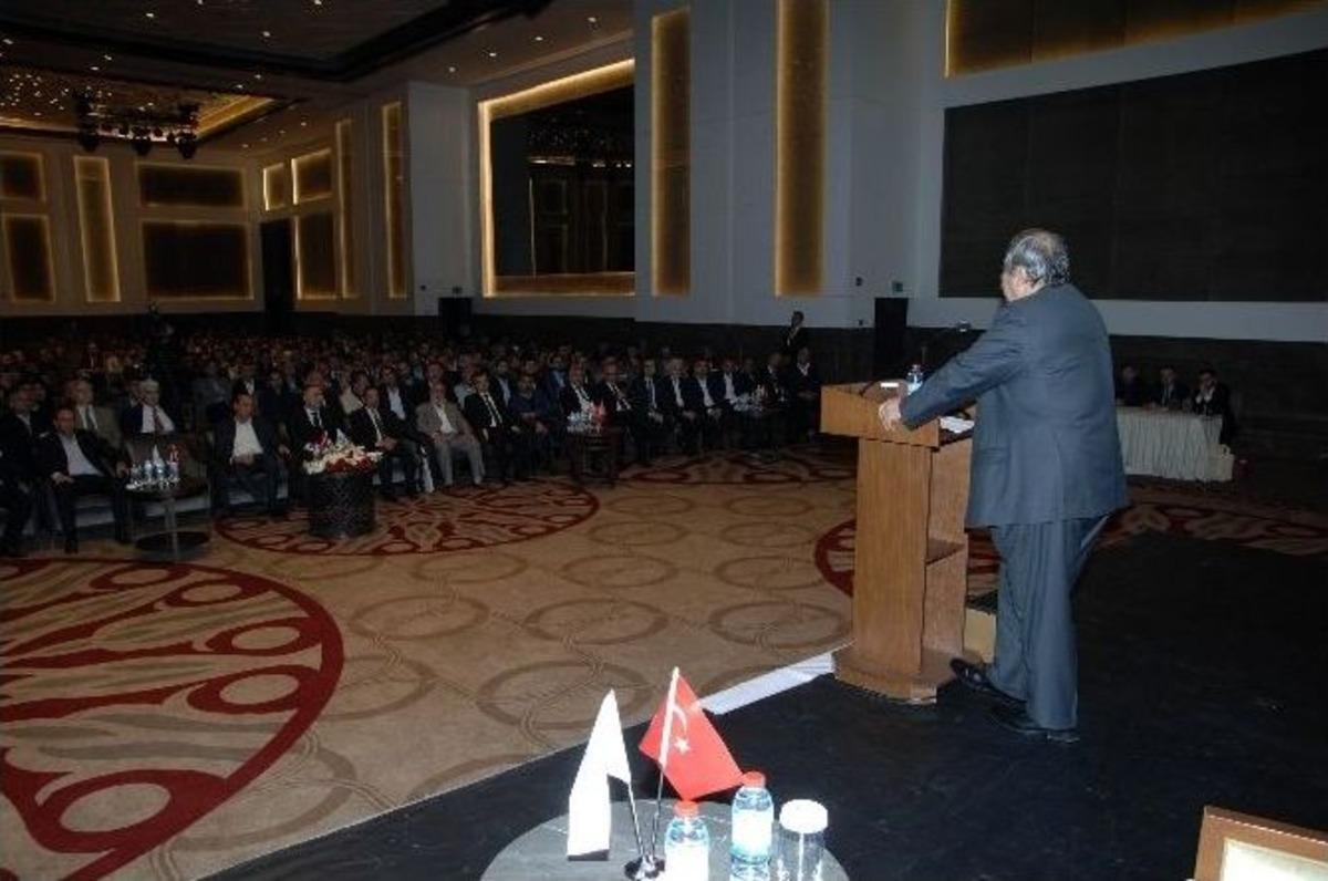 Sanko Holding Onursal Başkanı Abd&uuml;lkadir Konukoğlu,