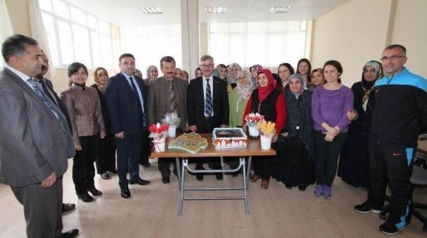 Ev Hanımları Meslek Sahibi Oldu