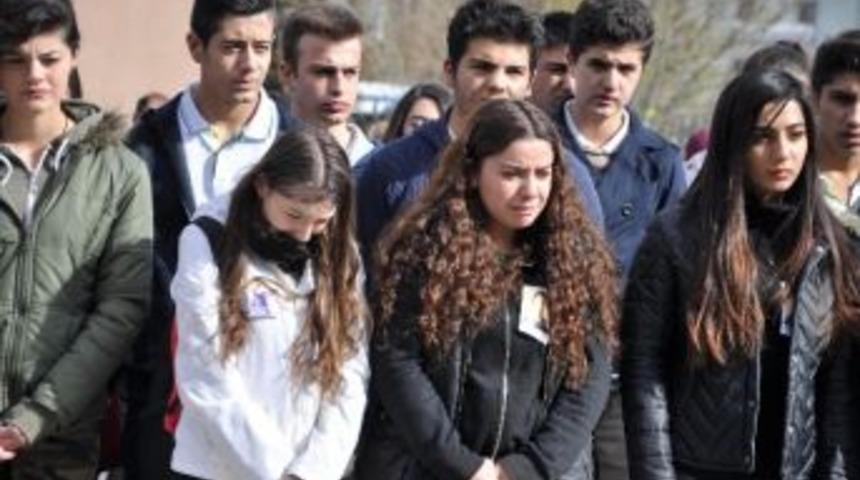 Ankara&rsquo;daki Patlamada Hayatını Kaybeden Lise &Ouml;ğrencisi Okulunda Anıldı