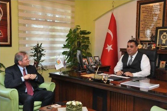 Tarsus Kent Konseyi&rsquo;nden Başkan Can&rsquo;a Ziyaret 1