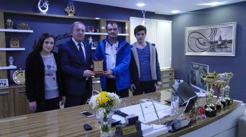 Voleybolculardan Başkan Şahiner&rsquo;e Ziyaret