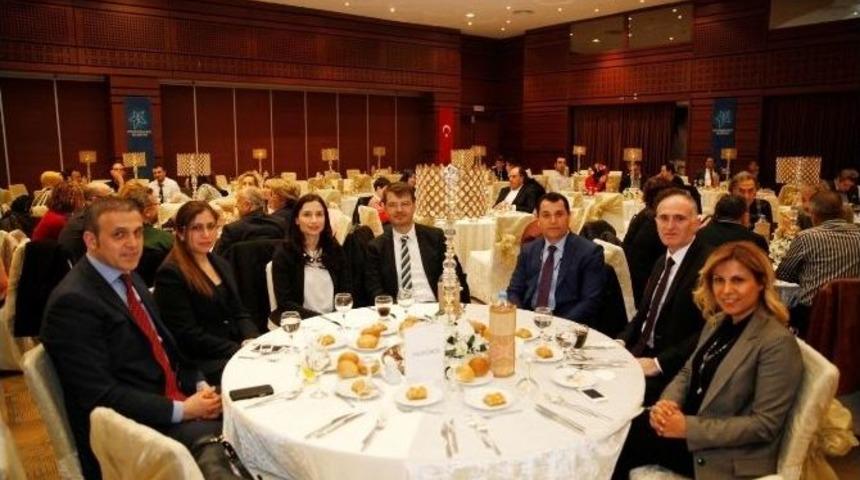 Sağlık &Ccedil;alışanları Yemekte Buluştu