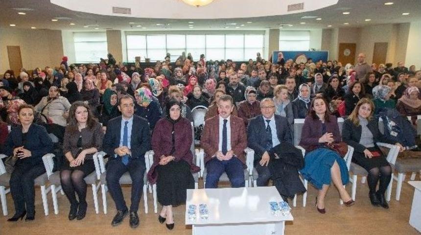 &rsquo;hasta Ve Yaşlı Bakım Eğitimi&rsquo; Alanlara Katılım Belgeleri Verildi