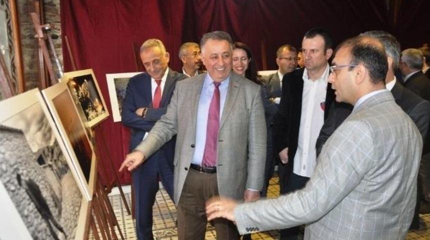 Sanat&ccedil;ı Doktorlar Sergi A&ccedil;tı