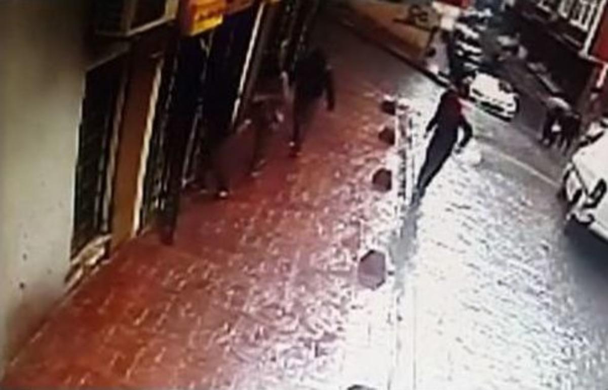 G&uuml;peg&uuml;nd&uuml;z Silahlı Ptt Soygunu Kamerada