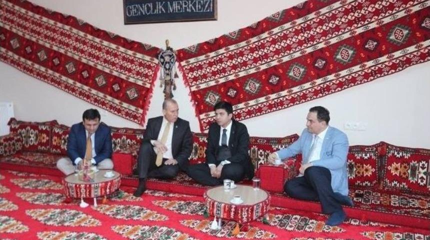 Genel M&uuml;d&uuml;r Yardımcısı Emre Topoğlu&rsquo;dan Gen&ccedil;lik Merkezine Ziyaret