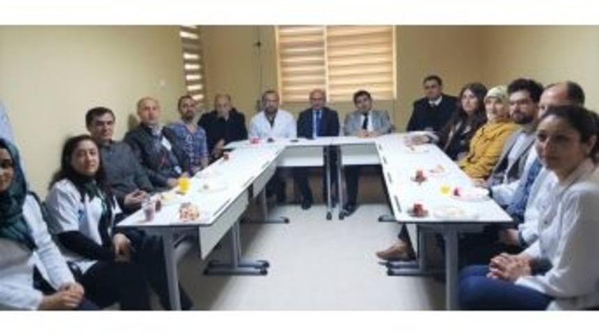 Sağlık&ccedil;ılara Kutlama Ziyareti