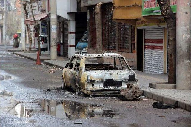 Yasaklı Mahallede Çatışmalar Şiddetlendi: 3’ü Polis 6 Yaralı