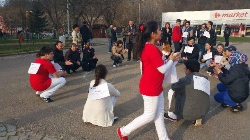 S&uuml;mer Ortaokulu Adalar Ve Balkanlar Turunda