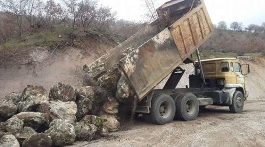 Demirci&rsquo;nin Yolları Bakıma Alındı