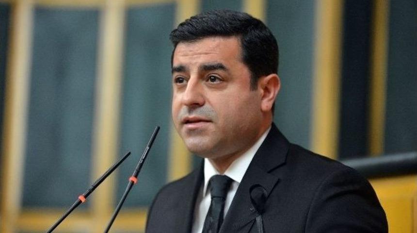 Demirtaş Ve Hdp&rsquo;li Vekillerden Siyah Kurdeleli Tepki
