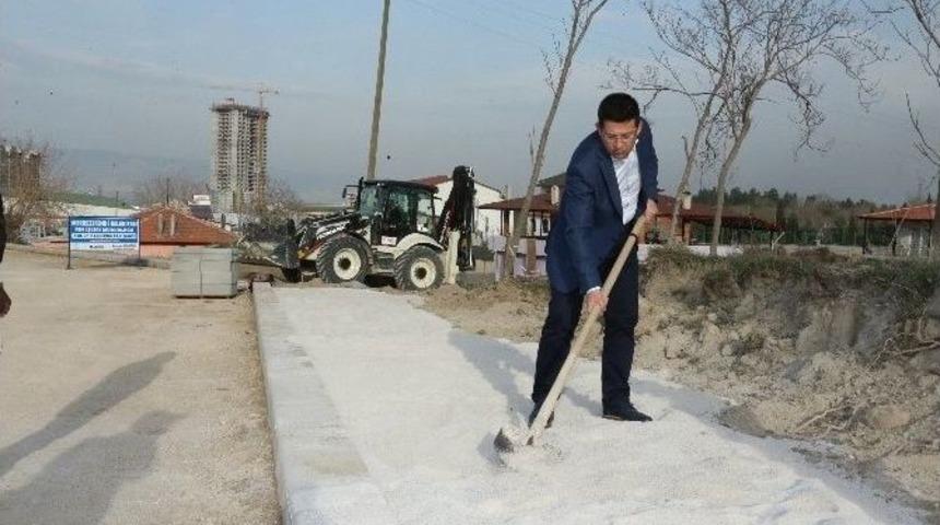 Kayalar Mahallesi&rsquo;nde Yol &Ccedil;alışmaları Devam Ediyor