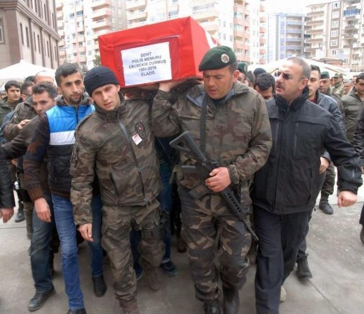 Eşi, Şehit Polisi Kamuflajıyla Uğurladı