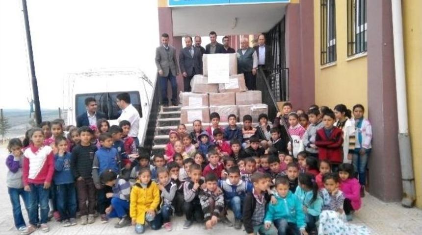 Bornova&rsquo;dan, Kahta&rsquo;ya Kitap Yardımı