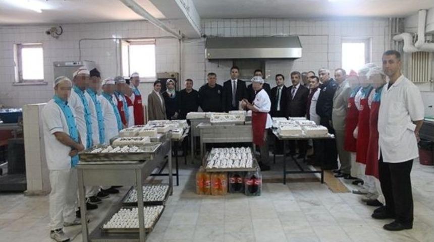 Cezaevinde &ldquo;yaş Pasta&rdquo; Etkinliği