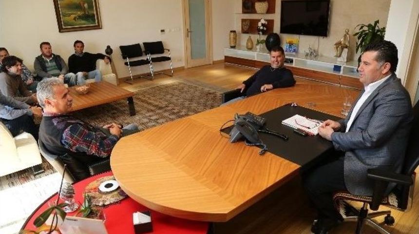 Denizciler Derneğinin Yeni Y&ouml;netimden Başkan Kocadon&rsquo;a Ziyaret