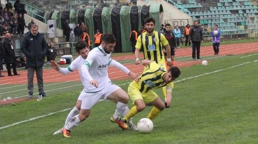 Derincespor-sakaryaspor Ma&ccedil;ından Gol Sesi &Ccedil;ıkmadı