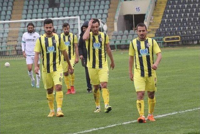 Derincespor-sakaryaspor Maçından Gol Sesi Çıkmadı