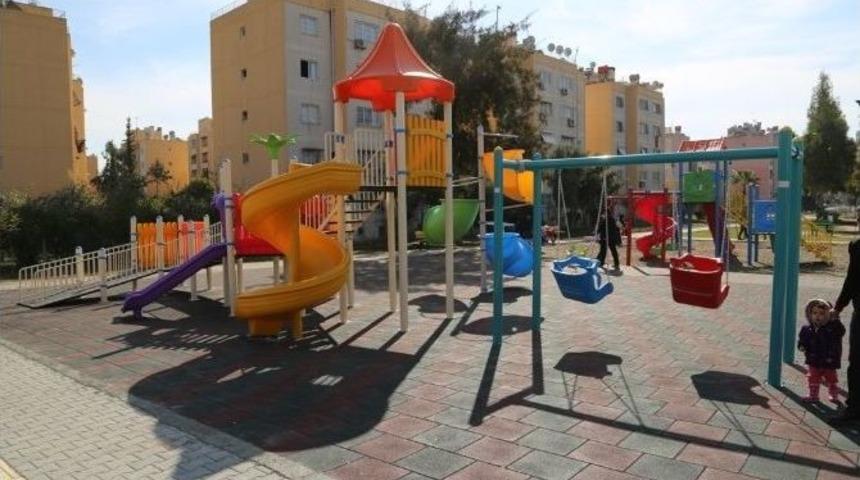 Y&uuml;reğir&rsquo;de "&ccedil;ocuk Dostu" Parkın İnşaatı Tamamlandı