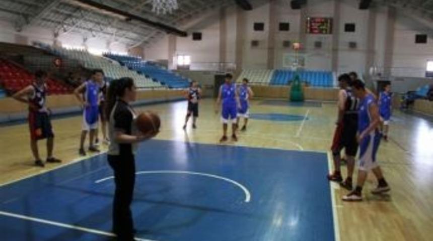 Gen&ccedil;ler Basketbol M&uuml;sabakaları Başladı