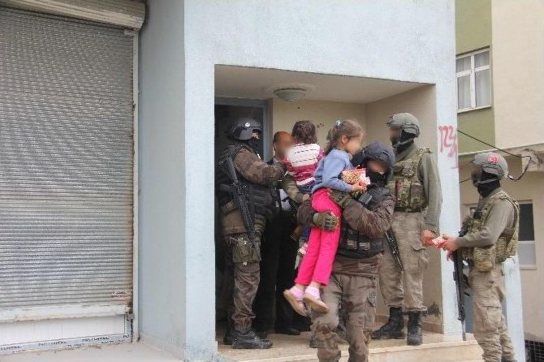 Nusaybin&rsquo;de 5 Kişilik Bir Aile G&uuml;venli B&ouml;lgeye Tahliye Edildi