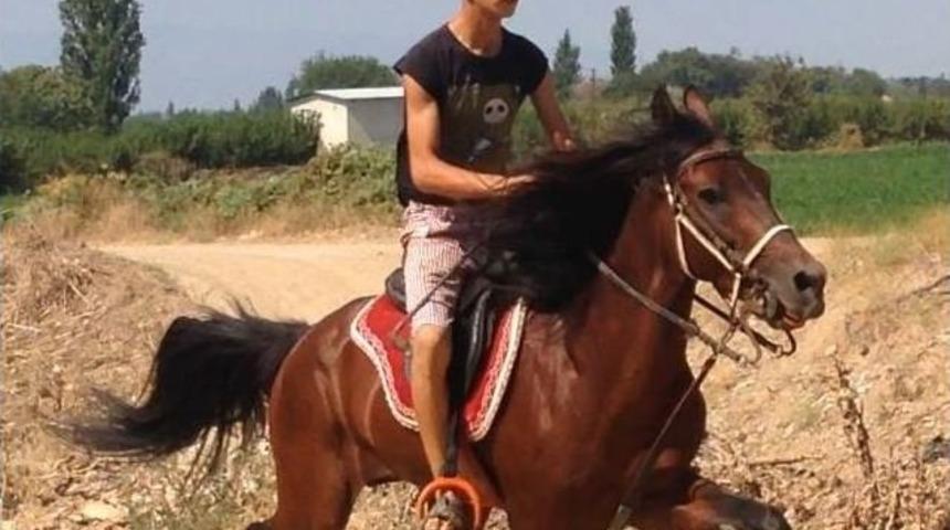 Gen&ccedil; Jokeyin Sır İntiharı