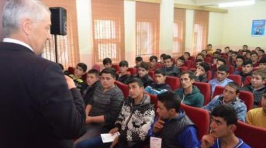 Sgk&rsquo;dan &Ouml;ğrencilere Kayıt Dışı Eğitim Semineri