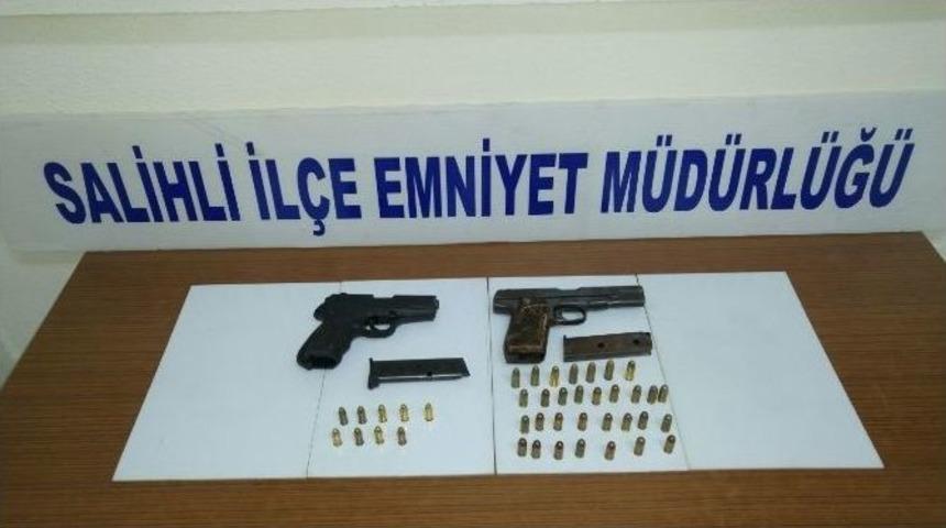 Ş&uuml;pheli Ara&ccedil;ta Ruhsatsız Tabanca Ele Ge&ccedil;irildi