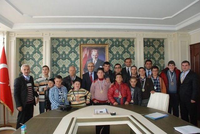 Down Sendromlu Sporcuların B&uuml;y&uuml;k Başarısı 1