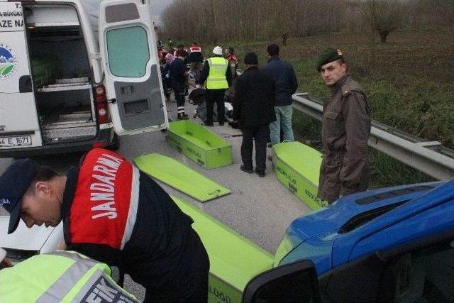 D-100&rsquo;de Feci Kaza: 4 &Ouml;l&uuml;, 1 Yaralı 3