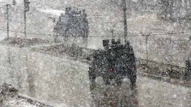 Y&uuml;ksekova&rsquo;da Kar Yağışı 1