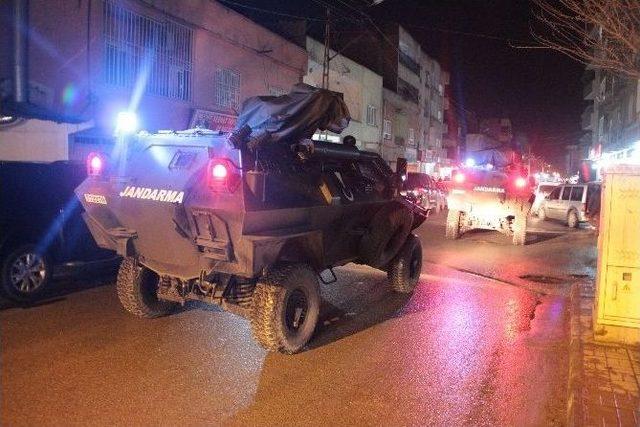 Batman&rsquo;da &Ccedil;atışma: 2 Ter&ouml;rist &Ouml;ld&uuml;r&uuml;ld&uuml; 1