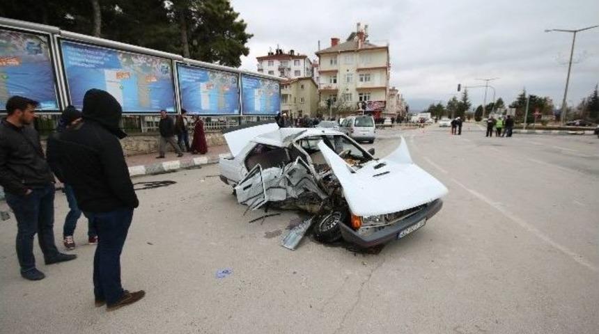 Konya&rsquo;da Zincirleme Kaza: 1 &Ouml;l&uuml;, 3 Yaralı