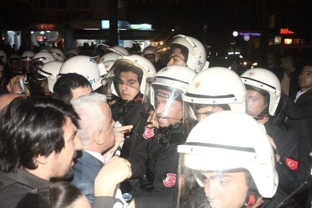 İzinsiz Y&uuml;r&uuml;y&uuml;şe Polis M&uuml;dahalesi 2
