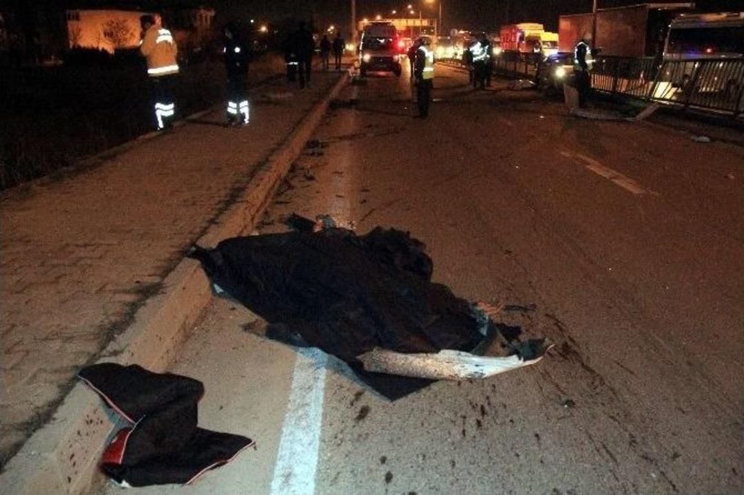 Eskişehir&rsquo;de Trafik Kazası: 1 &Ouml;l&uuml;, 1&rsquo;i Ağır 2 Yaralı