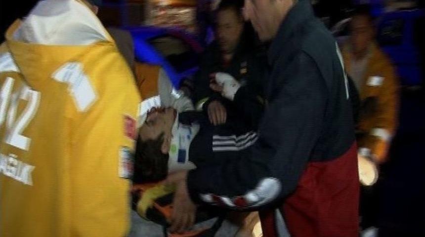 Sıkıştığı Otomobilden Kurtarılırken Sigara İ&ccedil;mek İstedi